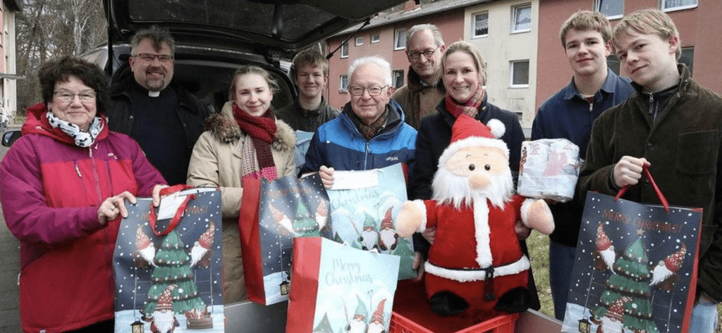 Schöne Bescherung für Bewohner der Obdachlosensiedlung